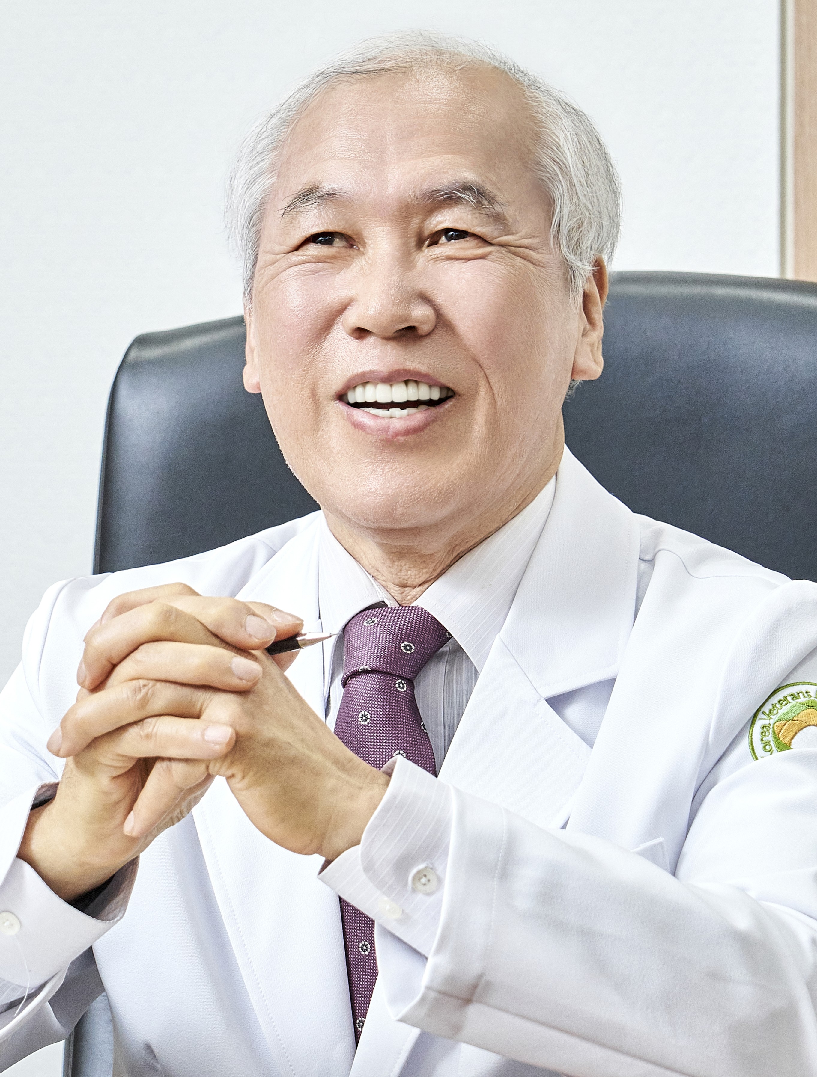 정형외과 김신윤 병원장 프로필 사진